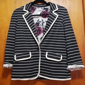 Black blazer with white stripe